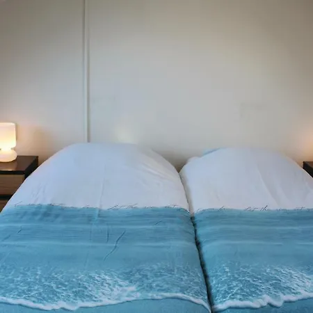 2 Bedroom Stunning In Semesterbostad Egmond aan Zee