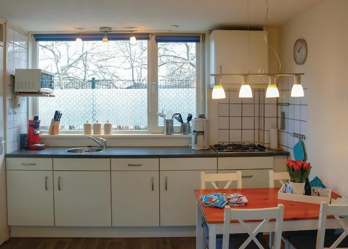 Stunning In 에크몬드안지